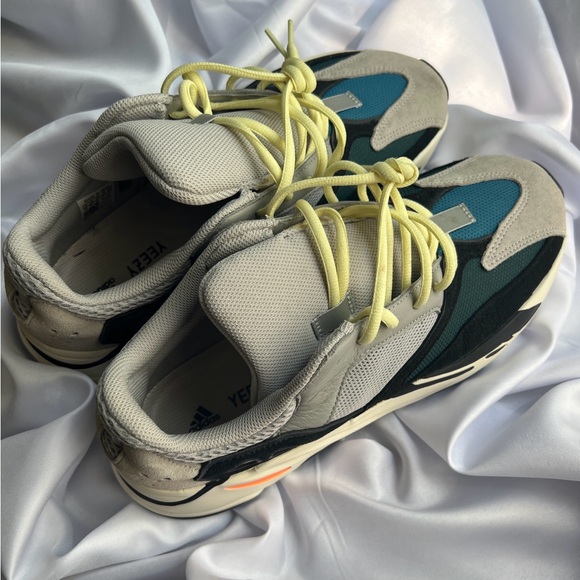 YEEZY BOOST 700 “wave runner” - Picture 3 of 5
